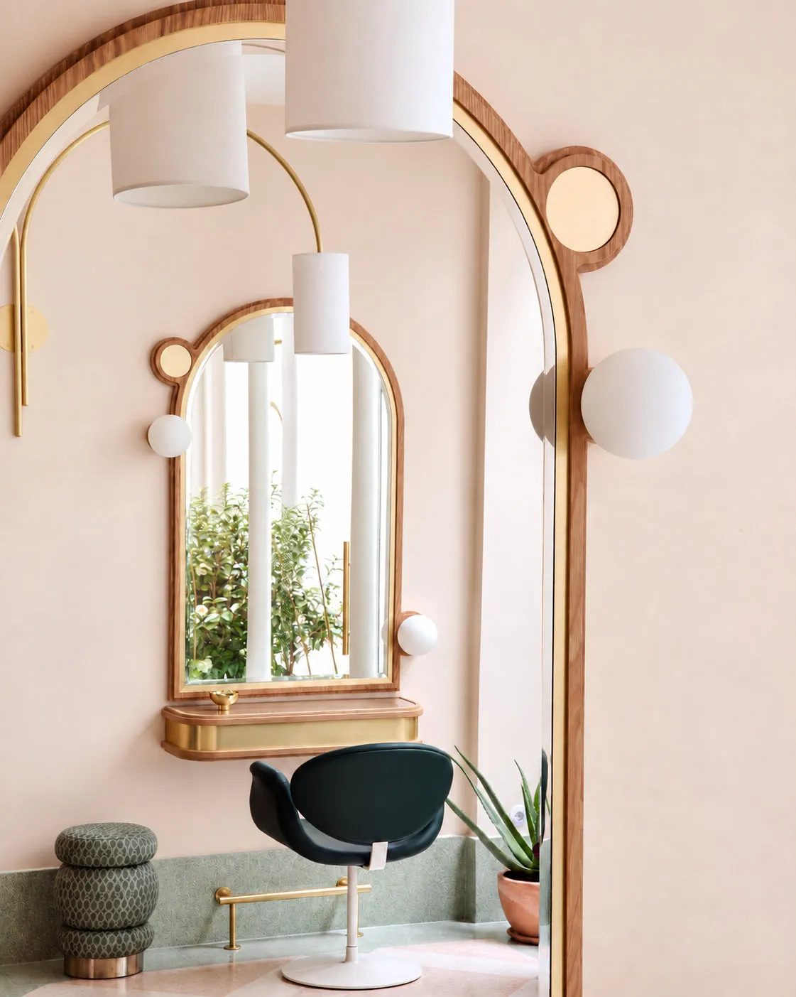 le salon delphine courteille paris 1